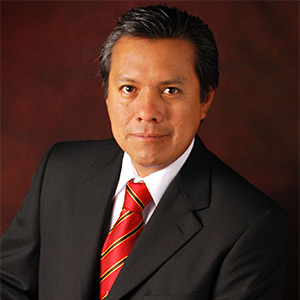 Dr. Enrique Arellano