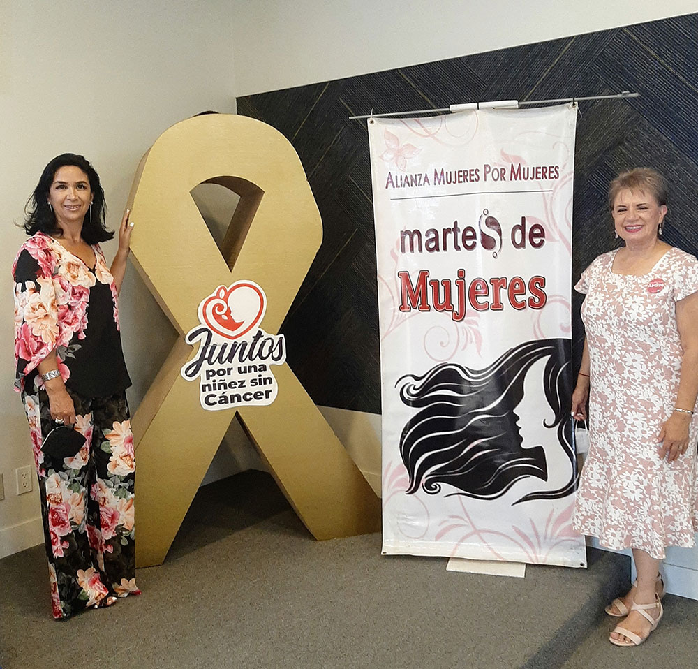 Reconocimiento de Alianza de Mujeres a la Lic. Claudia Eugenia Castro Munguía como Mujer de Éxito