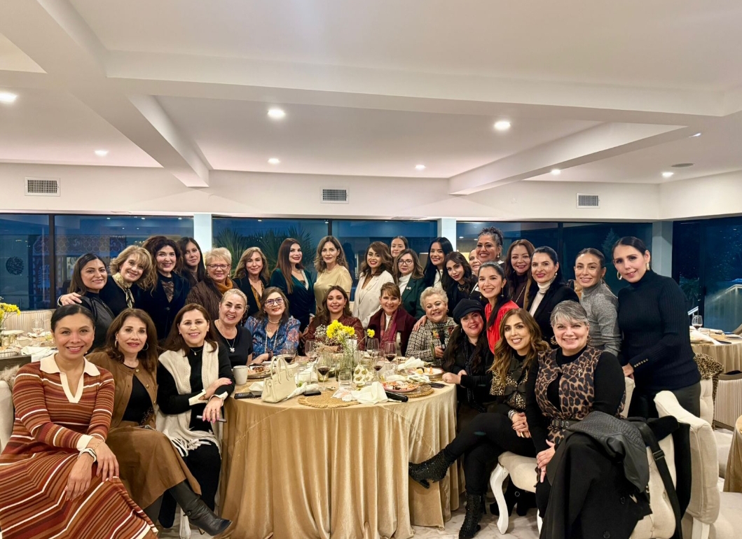 En la Cena de Acción de Gracias Noviembre 2025