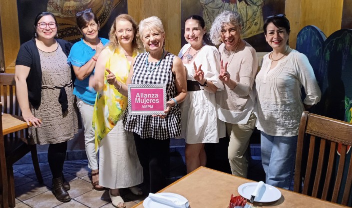 Doctora Adriana Mendioléa con las aliadas del Comité Los Libros y yo – Septiembre 2025