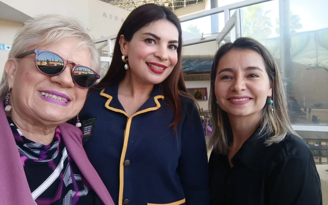 La Doctora Adriana Mendioléa en la sesión de trabajo de las Embajadoras del Hospital de Salud Mental de Tijuana. Octubre 2025
