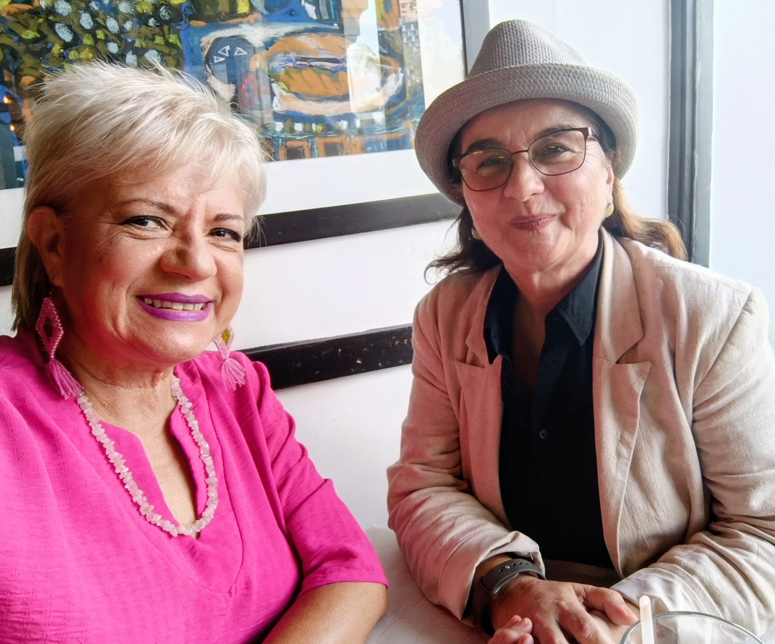 Doctora Adriana Mendioléa con la Lic. María Luisa Durazo, Historia delArte. Octubre 2025