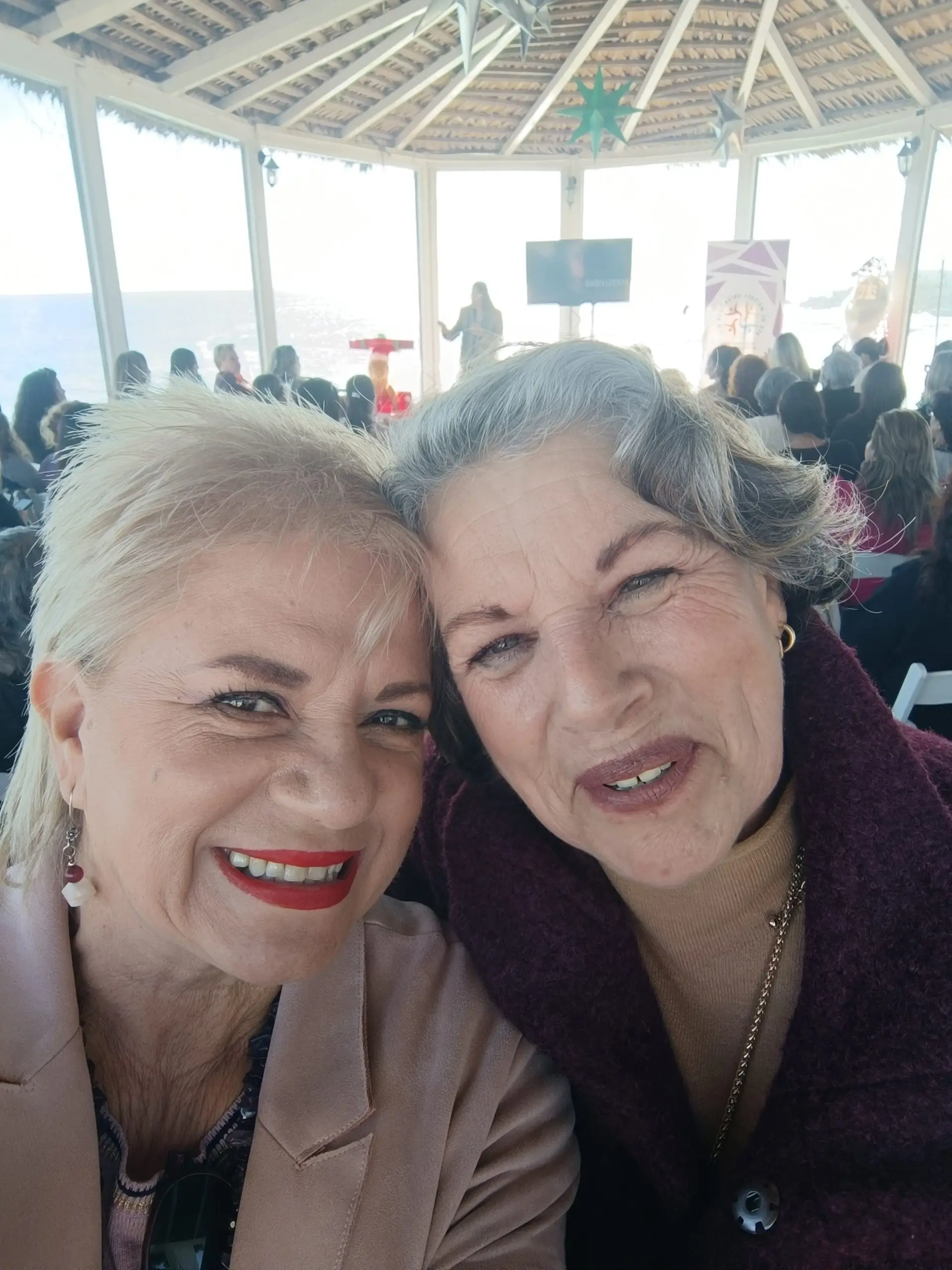 Dra. Adriana Mendiolea Con Renata Reyes