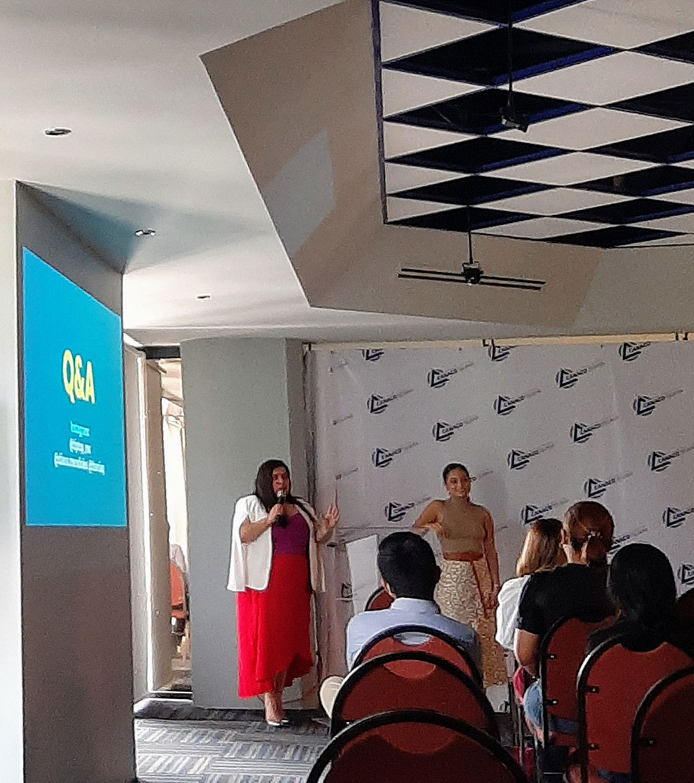 Conferencia en la Cámara Nacional de Comercio CANACO