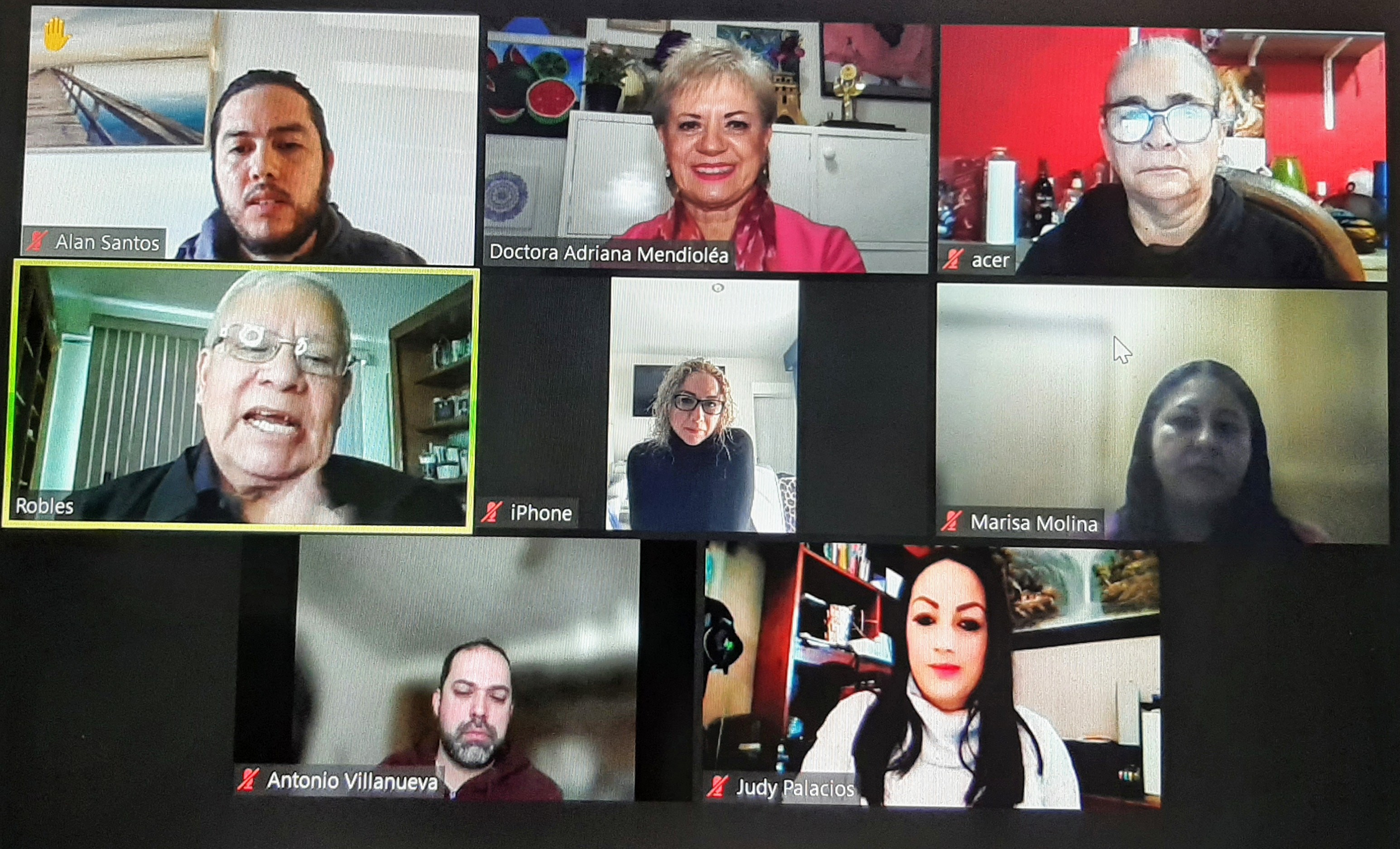 La Doctora Adriana Mendioléa con sus alumnos de la Maestría en Administración de Organizaciones del Sector Salud MAOSS en la Universidad del Pacífico con la participación del Dr. Pascual Robles.