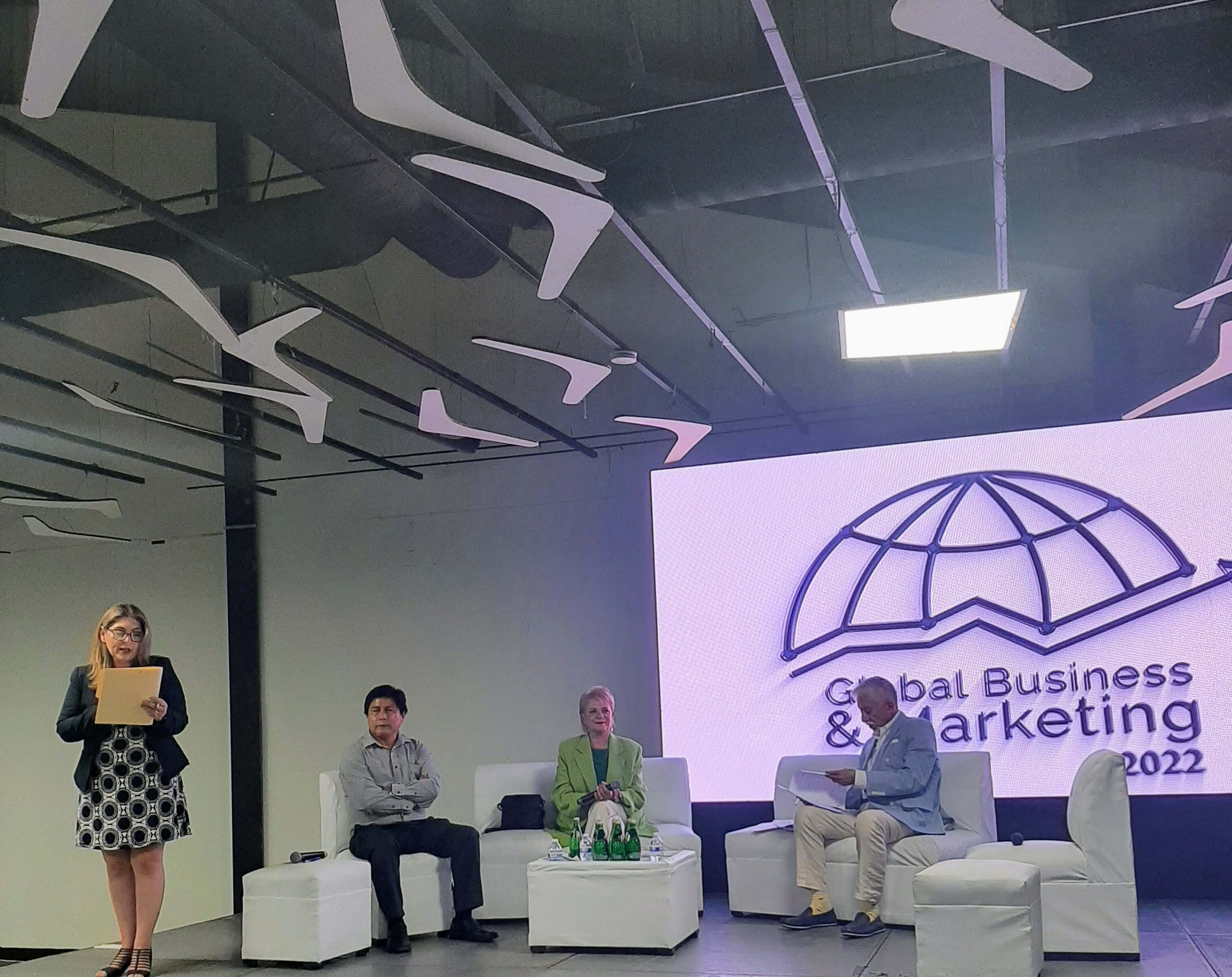 Doctora Adriana Mendiolea en Conversatorio Relaciones Tijuana San Diego, organizado por el Sistema Universitario José Vasconcelos