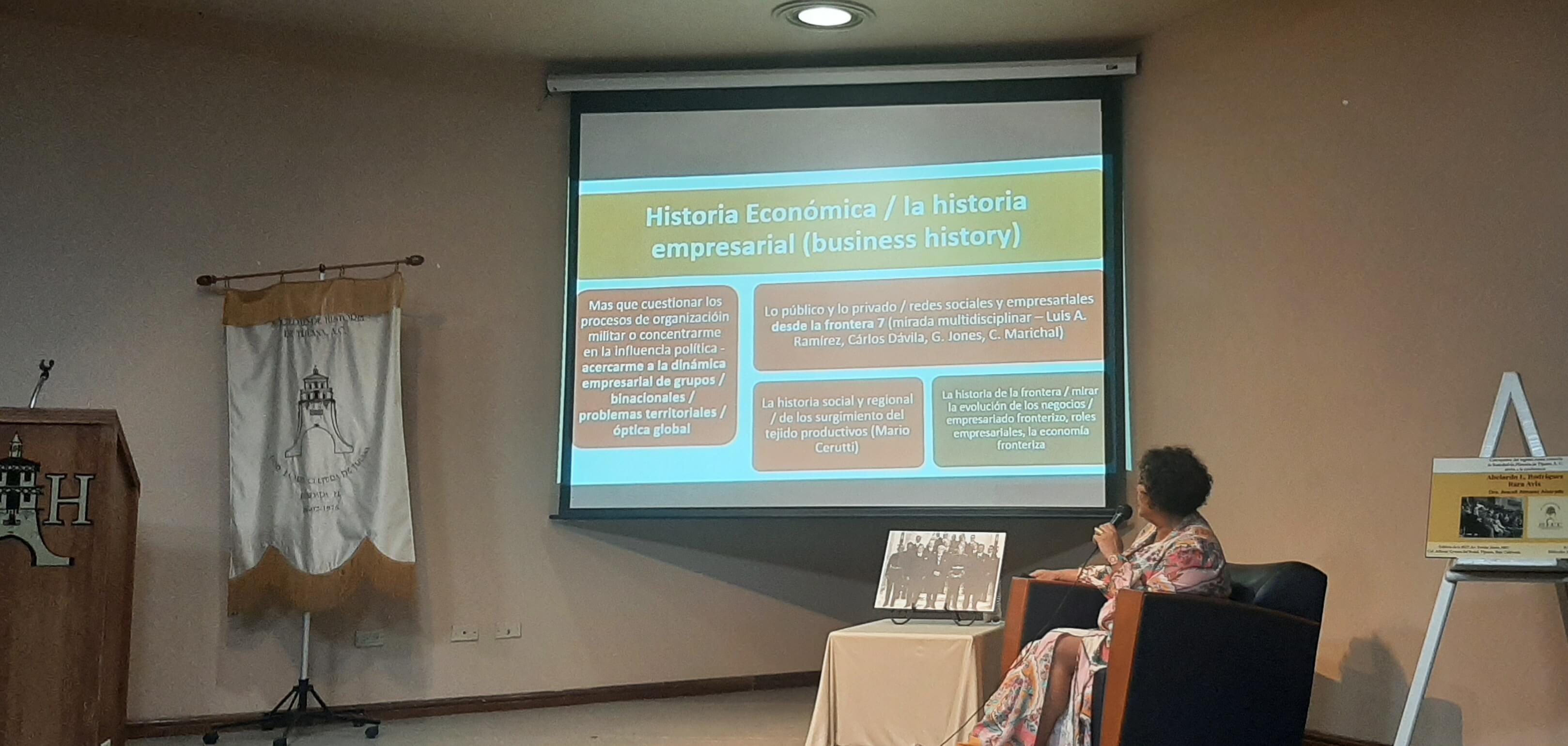 Acompañando a la dra. Araceli almaraz en su ponencia como nueva socia de la SHT