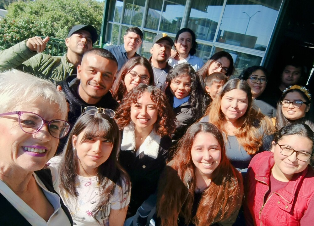 Doctora Adriana Mendioléa con su grupo del MBA – 25 Nov 2023