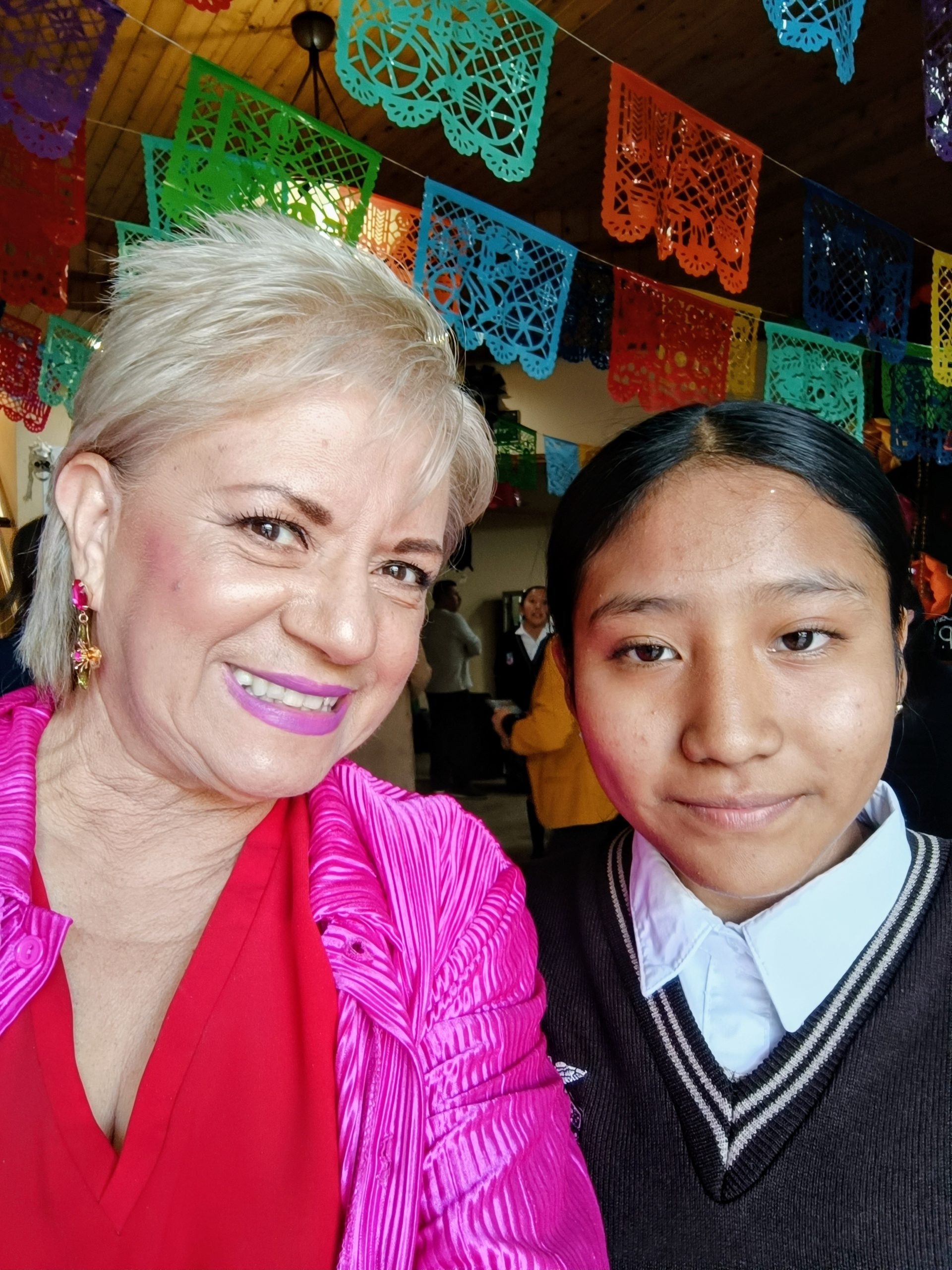 Maestra Margarita Ruiz Díaz en su honor el Concurso de Oratoria 2025 deMujeres Fronterizas desde 1993 por la Doctora Adriana Mendioléa ,Presidenta Fundadora