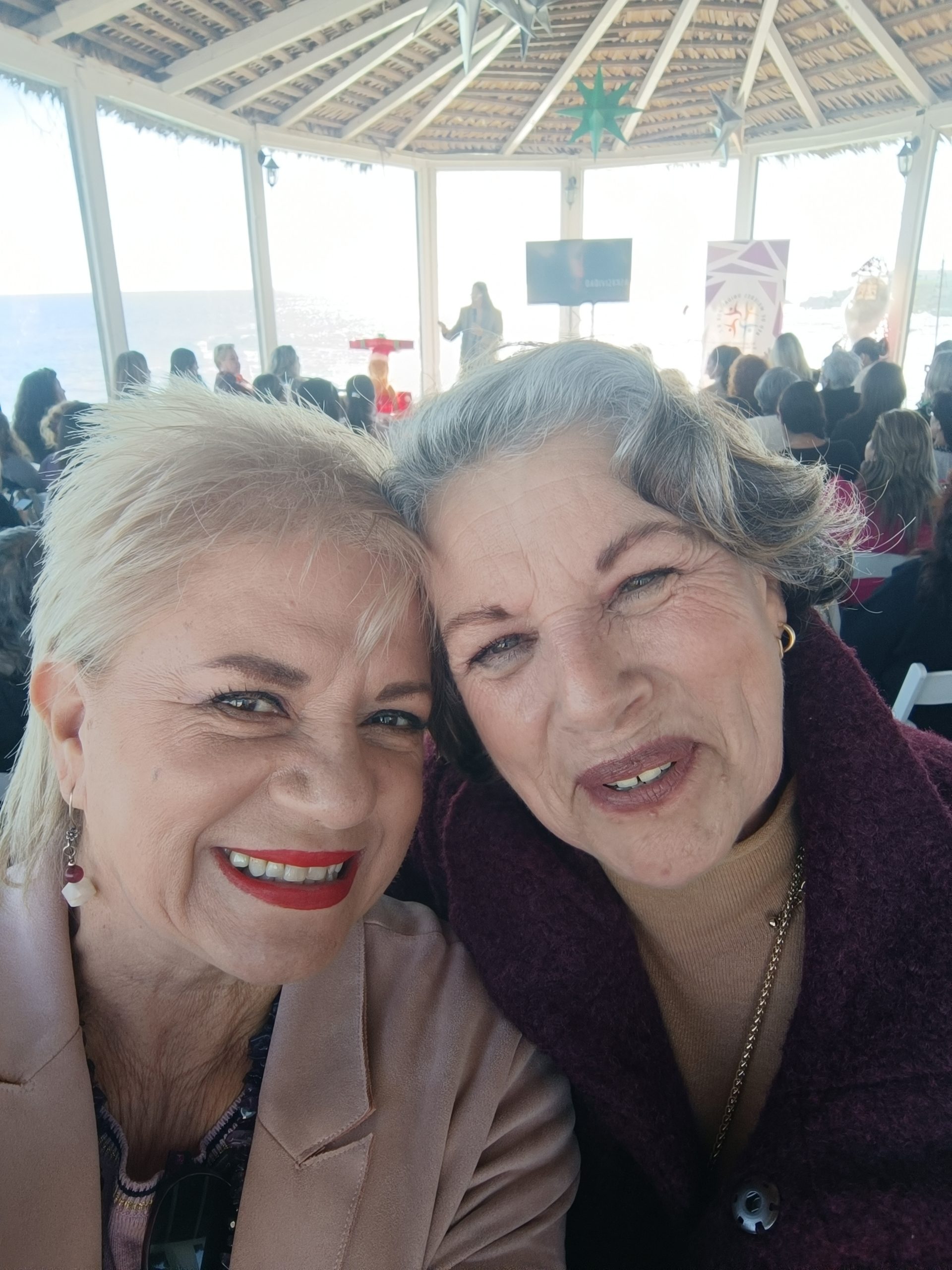 Dra. Adriana Mendiolea Con Renata Reyes